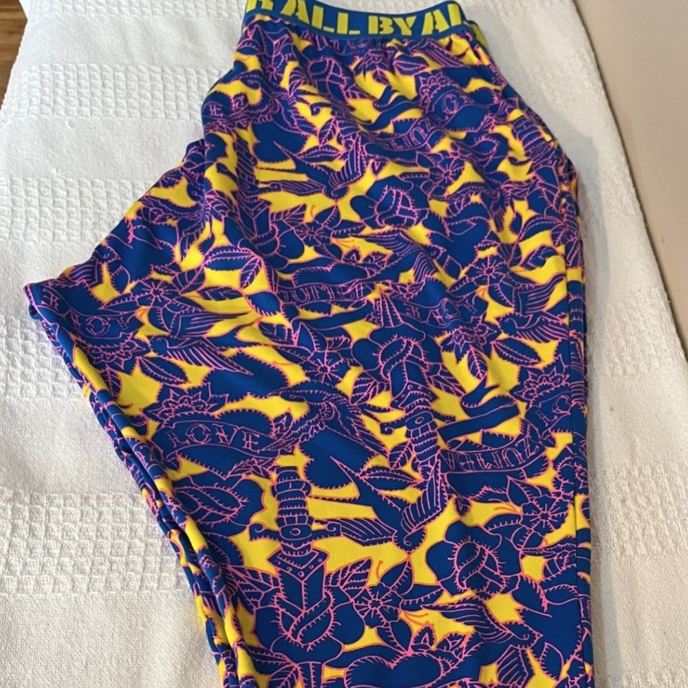 Zumba Fitness Women's Medium Harem Capris